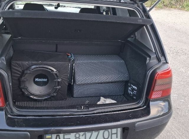 Чорний Фольксваген Гольф, об'ємом двигуна 1.6 л та пробігом 230 тис. км за 4300 $, фото 2 на Automoto.ua