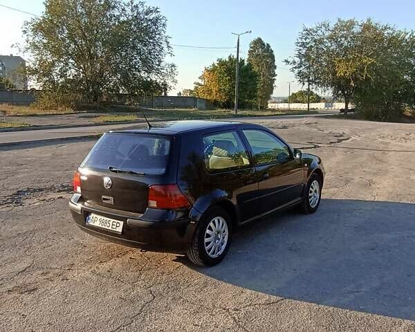 Черный Фольксваген Гольф, объемом двигателя 1.39 л и пробегом 280 тыс. км за 4400 $, фото 2 на Automoto.ua