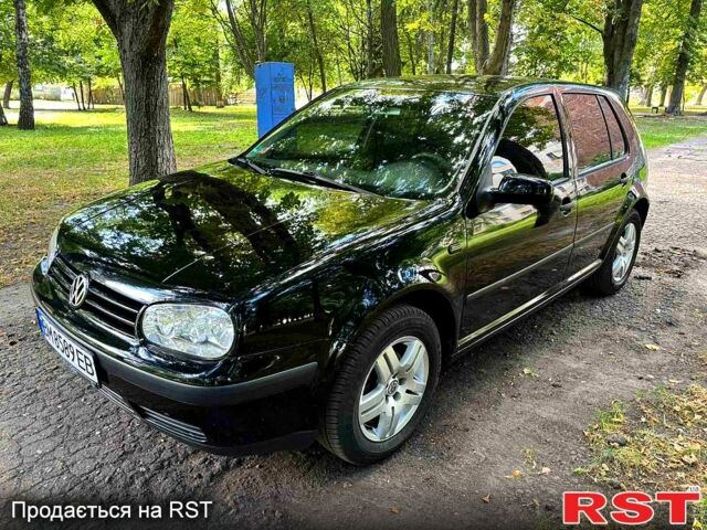 Черный Фольксваген Гольф, объемом двигателя 1.4 л и пробегом 253 тыс. км за 4900 $, фото 1 на Automoto.ua