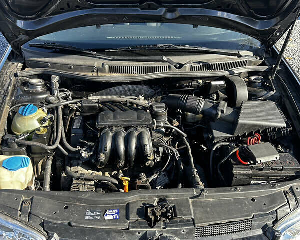 Черный Фольксваген Гольф, объемом двигателя 1.6 л и пробегом 260 тыс. км за 4950 $, фото 17 на Automoto.ua