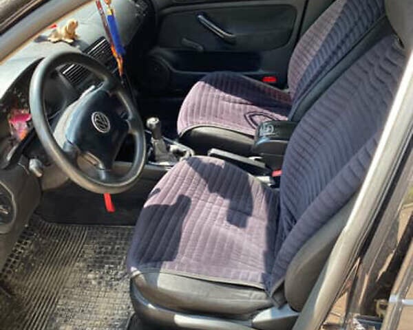 Черный Фольксваген Гольф, объемом двигателя 1.39 л и пробегом 230 тыс. км за 4500 $, фото 7 на Automoto.ua