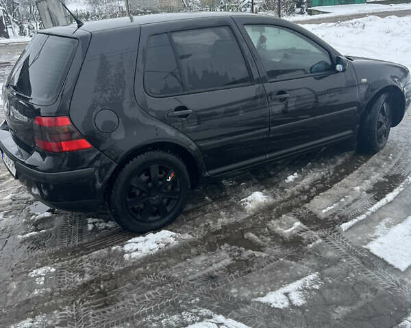 Черный Фольксваген Гольф, объемом двигателя 1.39 л и пробегом 256 тыс. км за 3700 $, фото 8 на Automoto.ua