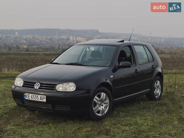Черный Фольксваген Гольф, объемом двигателя 1.39 л и пробегом 250 тыс. км за 5000 $, фото 19 на Automoto.ua