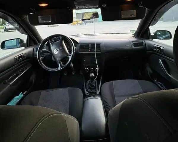 Черный Фольксваген Гольф, объемом двигателя 1.4 л и пробегом 288 тыс. км за 1861 $, фото 5 на Automoto.ua