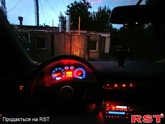 Фольксваген Гольф 2001 в Новорад-Волынском на Automoto.ua Черный Фольксваген Гольф, объемом двигателя 2 л и пробегом 260 тыс. км за 3000 $, фото 7 на Automoto.ua