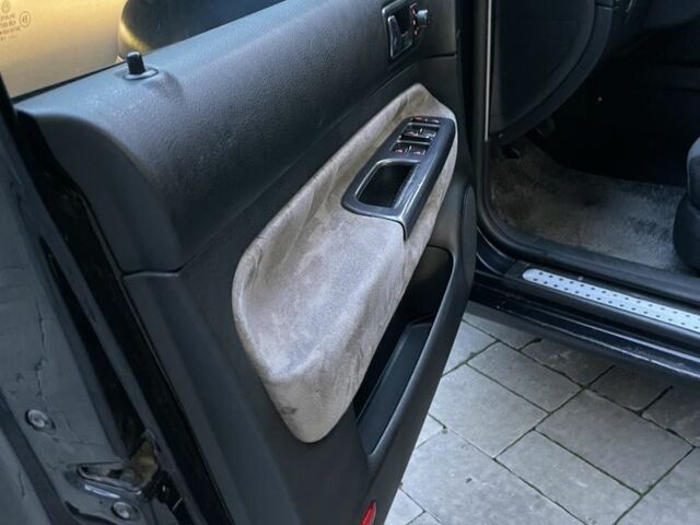 Черный Фольксваген Гольф, объемом двигателя 1.9 л и пробегом 330 тыс. км за 4000 $, фото 16 на Automoto.ua