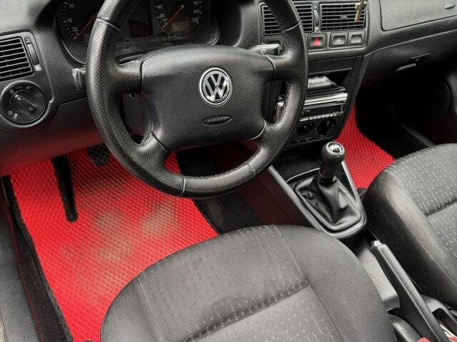 Чорний Фольксваген Гольф, об'ємом двигуна 1.4 л та пробігом 180 тис. км за 3900 $, фото 4 на Automoto.ua