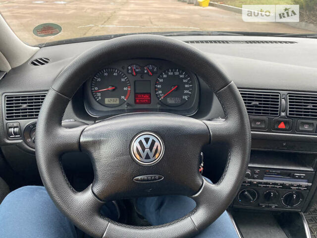 Чорний Фольксваген Гольф, об'ємом двигуна 1.39 л та пробігом 193 тис. км за 4000 $, фото 13 на Automoto.ua