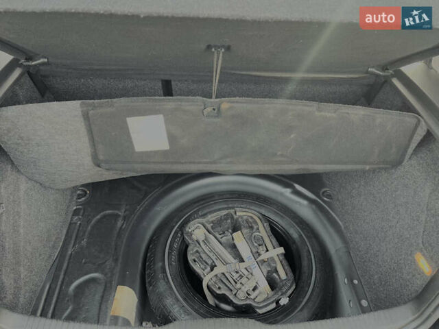 Черный Фольксваген Гольф, объемом двигателя 1.39 л и пробегом 250 тыс. км за 5000 $, фото 22 на Automoto.ua