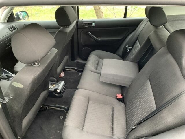 Черный Фольксваген Гольф, объемом двигателя 1.4 л и пробегом 234 тыс. км за 4100 $, фото 13 на Automoto.ua