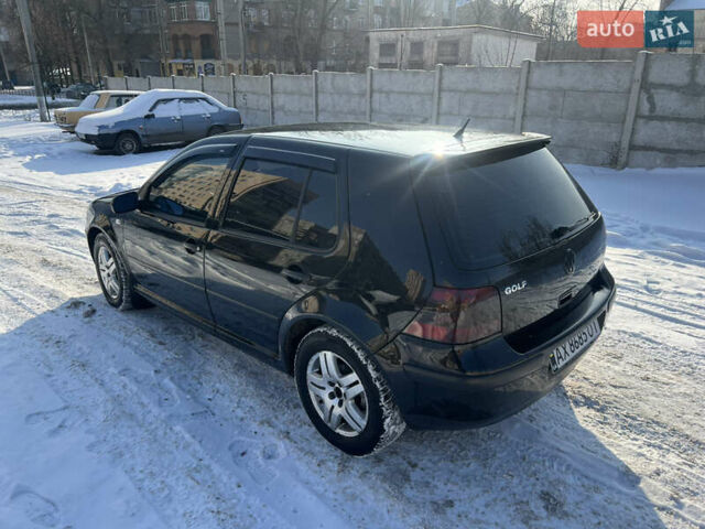 Черный Фольксваген Гольф, объемом двигателя 1.39 л и пробегом 256 тыс. км за 4700 $, фото 5 на Automoto.ua