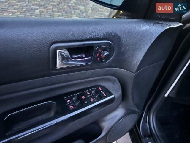 Черный Фольксваген Гольф, объемом двигателя 1.39 л и пробегом 253 тыс. км за 4900 $, фото 12 на Automoto.ua