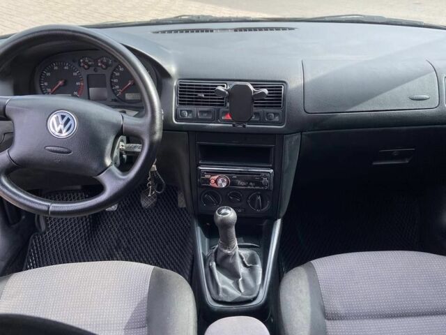 Чорний Фольксваген Гольф, об'ємом двигуна 1.4 л та пробігом 227 тис. км за 3750 $, фото 4 на Automoto.ua