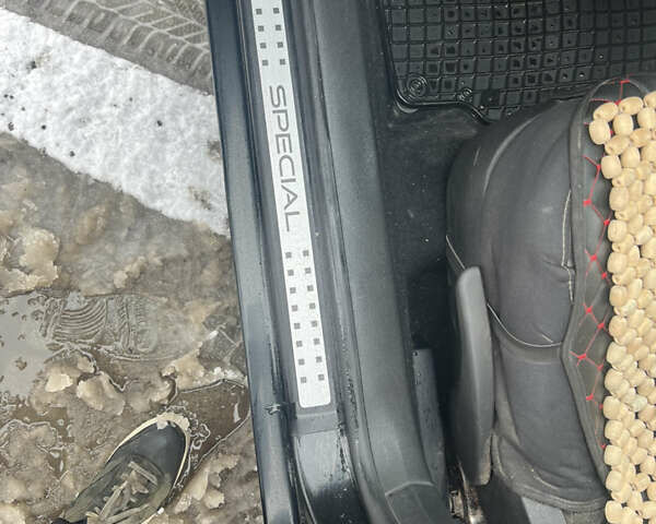 Черный Фольксваген Гольф, объемом двигателя 1.39 л и пробегом 256 тыс. км за 3700 $, фото 4 на Automoto.ua