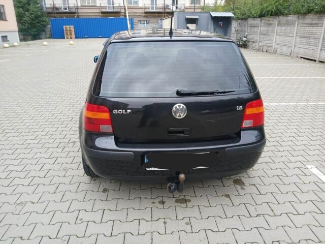 Черный Фольксваген Гольф, объемом двигателя 1.6 л и пробегом 234 тыс. км за 3850 $, фото 6 на Automoto.ua