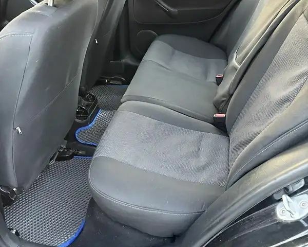 Черный Фольксваген Гольф, объемом двигателя 1.4 л и пробегом 288 тыс. км за 1861 $, фото 7 на Automoto.ua