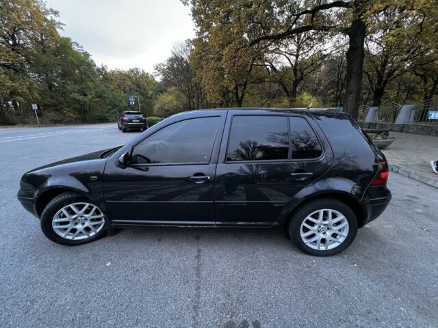 Черный Фольксваген Гольф, объемом двигателя 1.9 л и пробегом 390 тыс. км за 4000 $, фото 5 на Automoto.ua