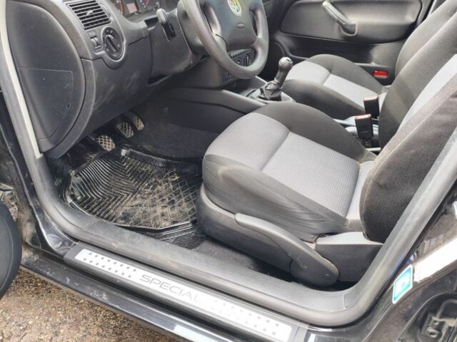 Чорний Фольксваген Гольф, об'ємом двигуна 1.4 л та пробігом 201 тис. км за 4100 $, фото 5 на Automoto.ua