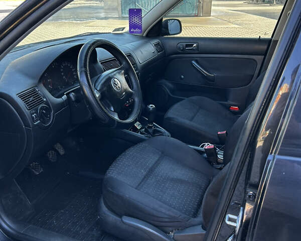 Черный Фольксваген Гольф, объемом двигателя 1.39 л и пробегом 298 тыс. км за 2600 $, фото 5 на Automoto.ua