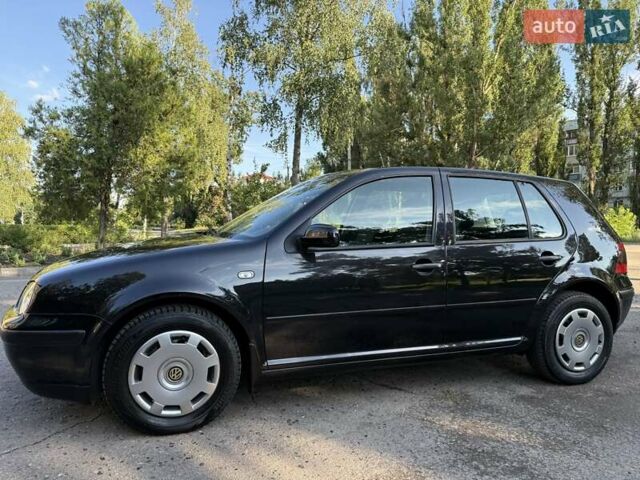 Черный Фольксваген Гольф, объемом двигателя 1.39 л и пробегом 209 тыс. км за 4300 $, фото 10 на Automoto.ua