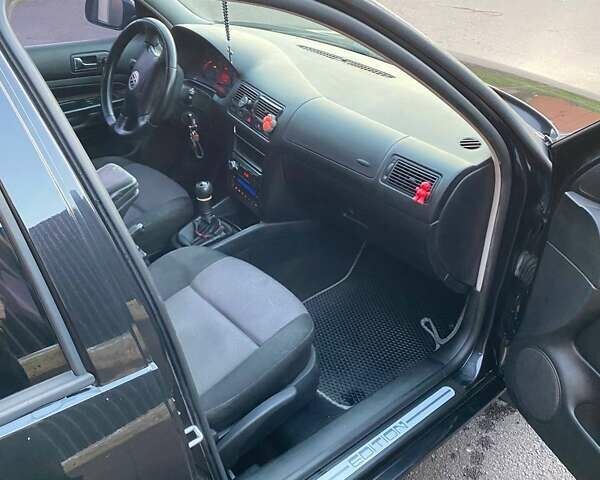 Черный Фольксваген Гольф, объемом двигателя 1.6 л и пробегом 212 тыс. км за 4500 $, фото 9 на Automoto.ua