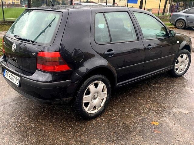 Черный Фольксваген Гольф, объемом двигателя 1.6 л и пробегом 240 тыс. км за 4500 $, фото 4 на Automoto.ua