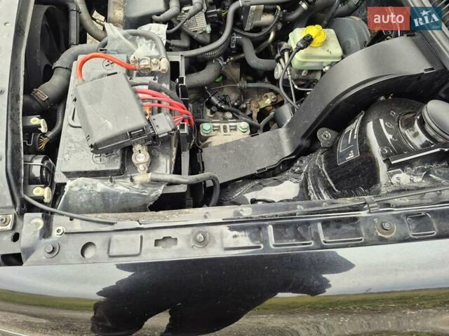 Черный Фольксваген Гольф, объемом двигателя 1.39 л и пробегом 232 тыс. км за 3950 $, фото 8 на Automoto.ua