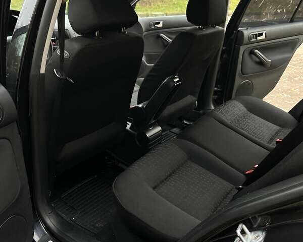 Черный Фольксваген Гольф, объемом двигателя 1.6 л и пробегом 212 тыс. км за 4980 $, фото 15 на Automoto.ua