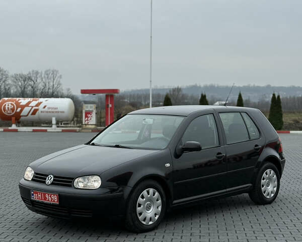 Черный Фольксваген Гольф, объемом двигателя 1.39 л и пробегом 267 тыс. км за 4150 $, фото 12 на Automoto.ua