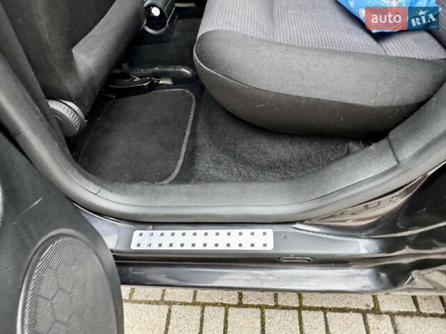 Черный Фольксваген Гольф, объемом двигателя 1.39 л и пробегом 197 тыс. км за 3997 $, фото 56 на Automoto.ua