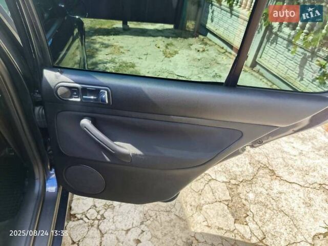 Черный Фольксваген Гольф, объемом двигателя 1.39 л и пробегом 225 тыс. км за 4800 $, фото 11 на Automoto.ua