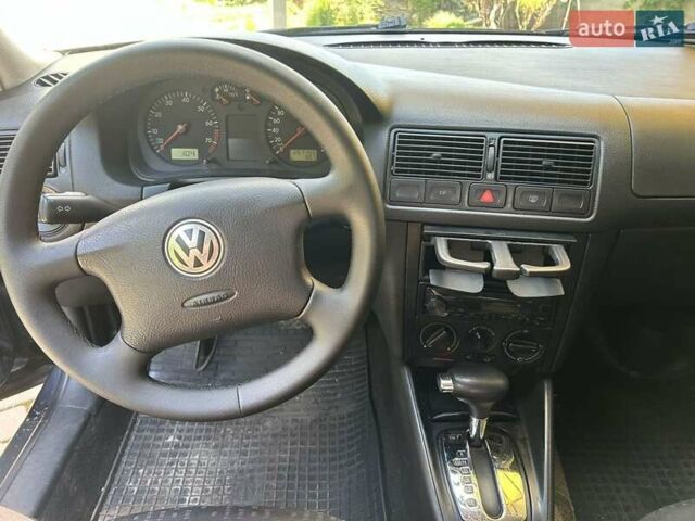 Черный Фольксваген Гольф, объемом двигателя 1.6 л и пробегом 257 тыс. км за 4900 $, фото 3 на Automoto.ua