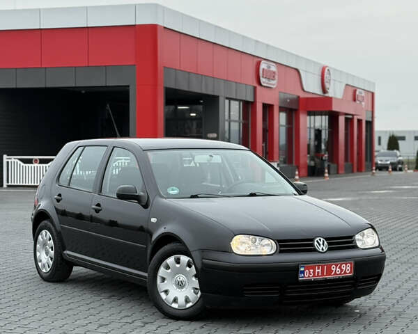 Черный Фольксваген Гольф, объемом двигателя 1.39 л и пробегом 267 тыс. км за 4150 $, фото 6 на Automoto.ua