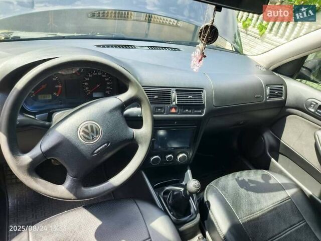 Черный Фольксваген Гольф, объемом двигателя 1.39 л и пробегом 225 тыс. км за 4800 $, фото 5 на Automoto.ua
