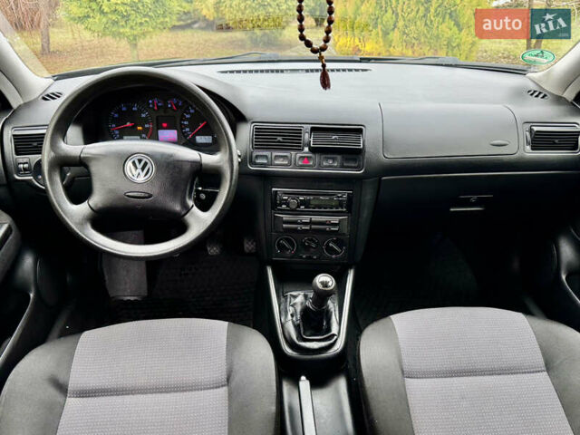 Черный Фольксваген Гольф, объемом двигателя 1.39 л и пробегом 197 тыс. км за 3997 $, фото 33 на Automoto.ua