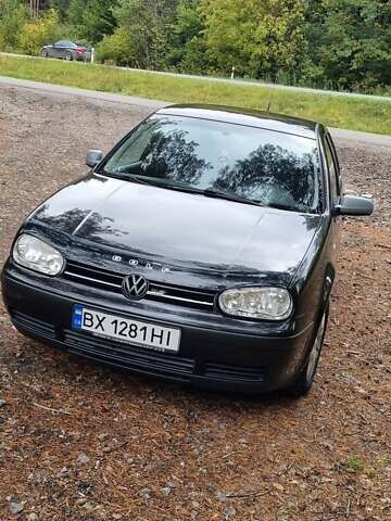 Черный Фольксваген Гольф, объемом двигателя 1.6 л и пробегом 271 тыс. км за 4300 $, фото 12 на Automoto.ua