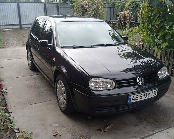 Черный Фольксваген Гольф, объемом двигателя 1.6 л и пробегом 291 тыс. км за 4299 $, фото 3 на Automoto.ua