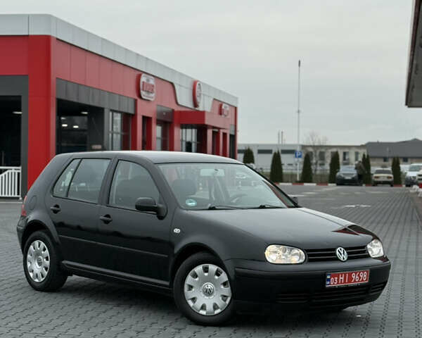 Черный Фольксваген Гольф, объемом двигателя 1.39 л и пробегом 267 тыс. км за 4150 $, фото 4 на Automoto.ua