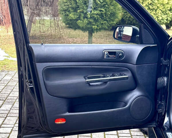 Черный Фольксваген Гольф, объемом двигателя 1.39 л и пробегом 197 тыс. км за 3997 $, фото 24 на Automoto.ua