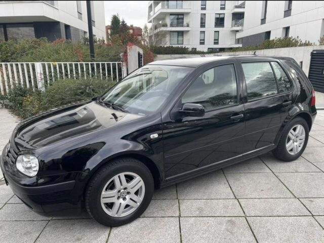 Черный Фольксваген Гольф, объемом двигателя 1.9 л и пробегом 240 тыс. км за 1100 $, фото 10 на Automoto.ua