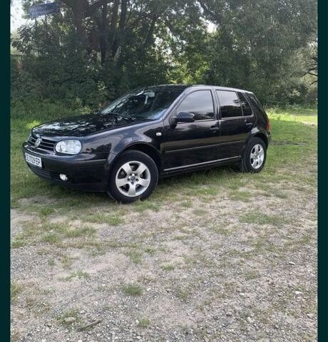 Черный Фольксваген Гольф, объемом двигателя 1.6 л и пробегом 252 тыс. км за 5591 $, фото 1 на Automoto.ua