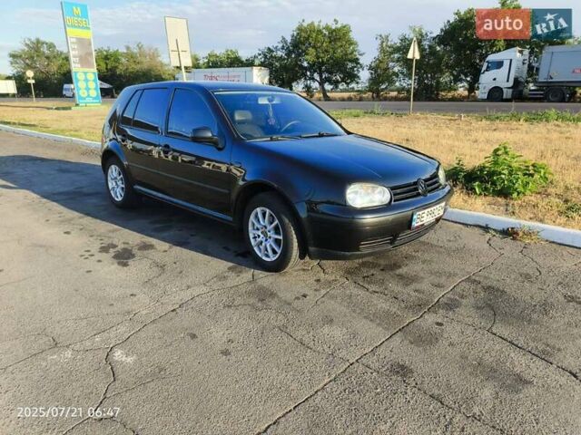 Черный Фольксваген Гольф, объемом двигателя 1.39 л и пробегом 225 тыс. км за 4800 $, фото 1 на Automoto.ua