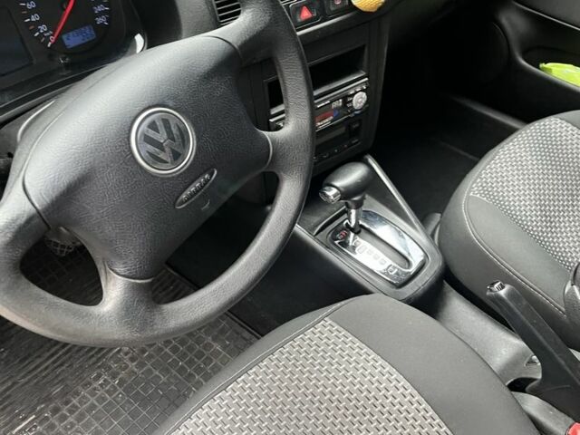 Черный Фольксваген Гольф, объемом двигателя 1.6 л и пробегом 213 тыс. км за 4750 $, фото 5 на Automoto.ua