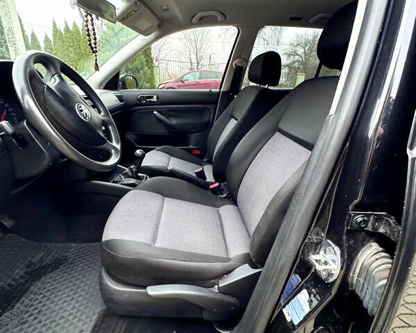 Черный Фольксваген Гольф, объемом двигателя 1.39 л и пробегом 197 тыс. км за 3997 $, фото 28 на Automoto.ua