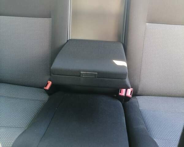 Чорний Фольксваген Гольф, об'ємом двигуна 1.6 л та пробігом 215 тис. км за 4700 $, фото 4 на Automoto.ua