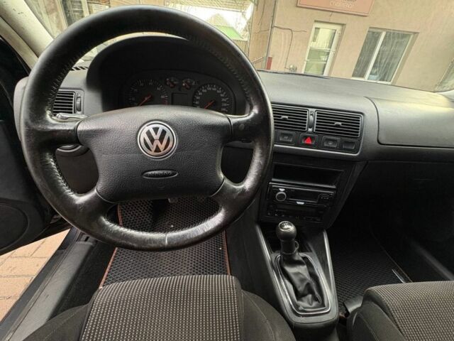 Черный Фольксваген Гольф, объемом двигателя 1.6 л и пробегом 240 тыс. км за 4100 $, фото 5 на Automoto.ua
