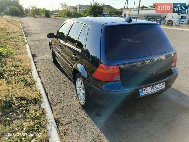 Черный Фольксваген Гольф, объемом двигателя 1.39 л и пробегом 225 тыс. км за 4800 $, фото 2 на Automoto.ua