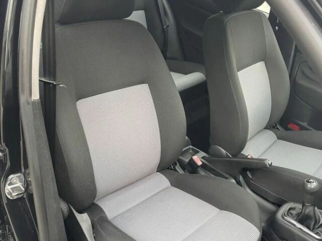 Черный Фольксваген Гольф, объемом двигателя 1.9 л и пробегом 240 тыс. км за 1100 $, фото 14 на Automoto.ua