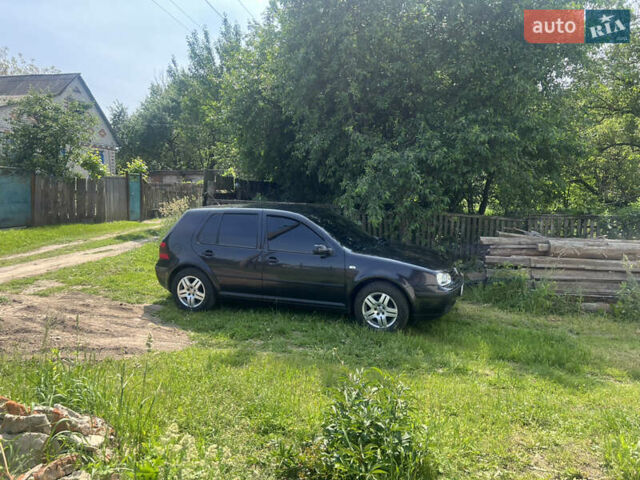 Черный Фольксваген Гольф, объемом двигателя 1.6 л и пробегом 289 тыс. км за 3900 $, фото 7 на Automoto.ua