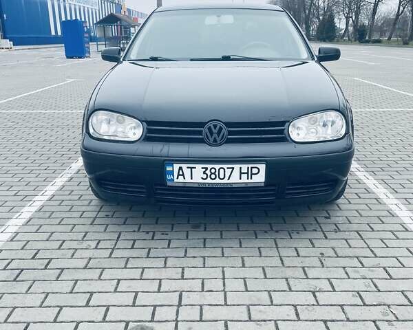 Черный Фольксваген Гольф, объемом двигателя 1.6 л и пробегом 288 тыс. км за 4300 $, фото 1 на Automoto.ua
